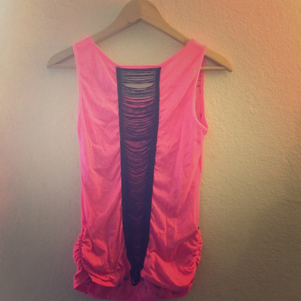 Cute pink top